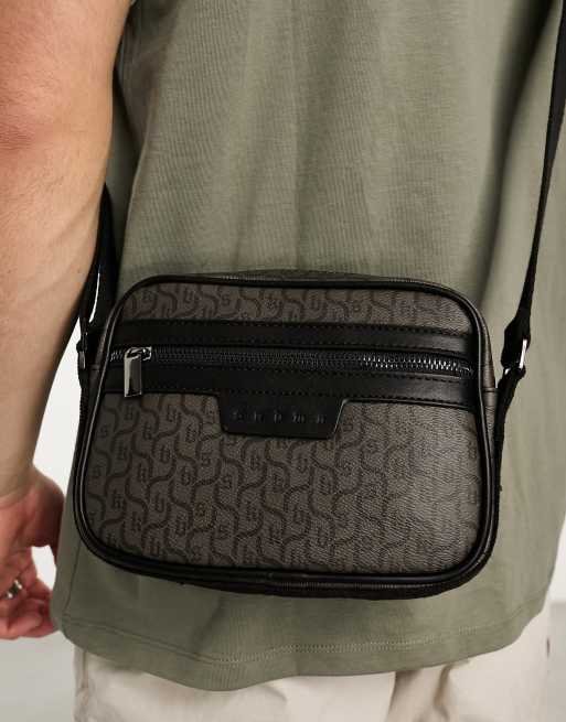 【BERSHKA】Printed Technical Crossbody Bag ベルシュカ Printed technical crossbody bag - Men | Bershka