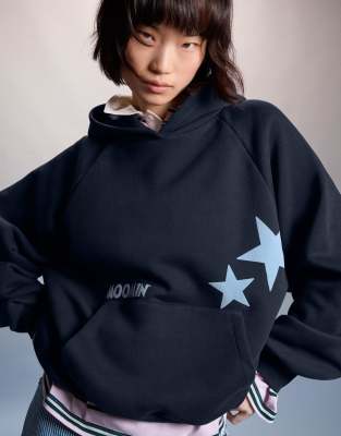 Bershka - Moomin - sweat à capuche à imprimé - Bleu-Bleu marine