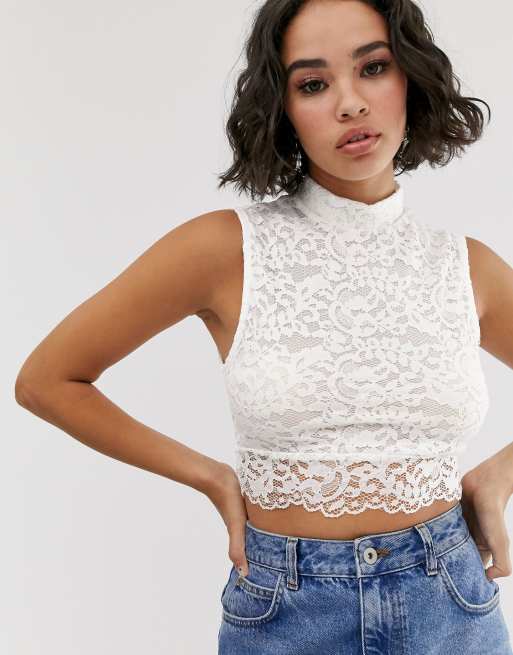 Bershka Mouwloze kanten crop top in wit ASOS