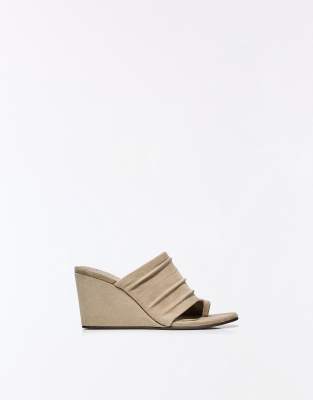 Bershka - Mules à talon compensé - Fauve-Brown