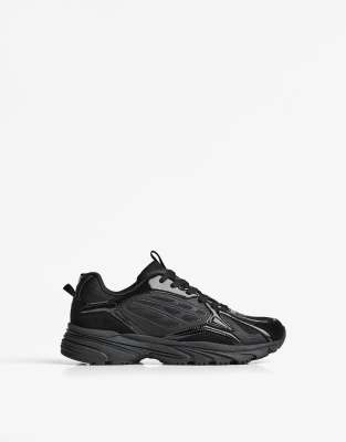  Multi-piece casual trainers 