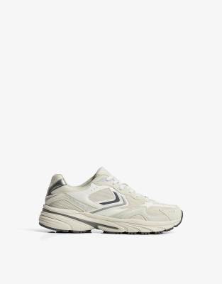  Multi-piece trainers 