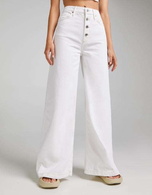 Bershka – Naturvita jeans med vida ben och knappar