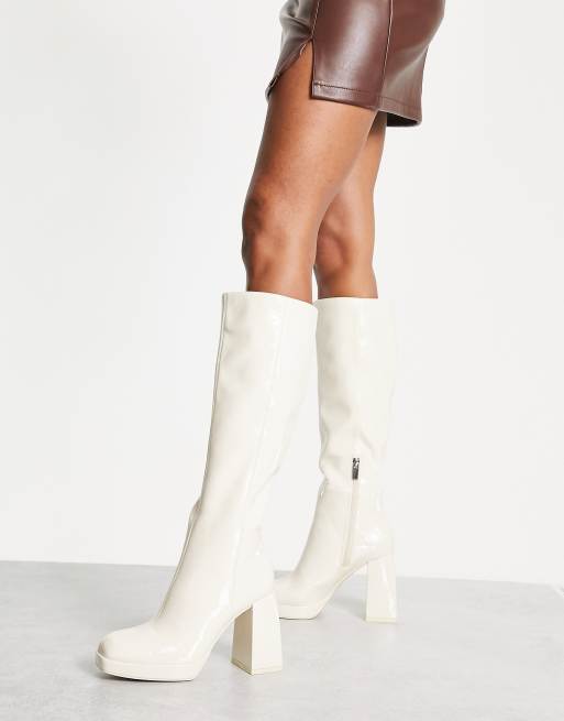 Bershka – Naturvita, knähöga boots i läderimitation, 4 av 4