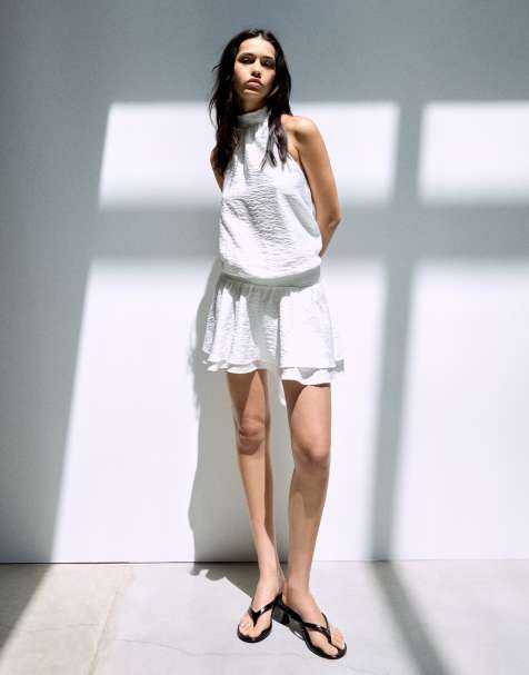 Bershka Neckholder-Minikleid in Weiß - view 1
