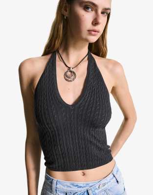 Bershka - Neckholder-Oberteil in Schwarz mit Zopfstrickmuster