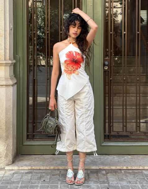 Bershka – Neckholder-Oberteil in Weiß mit Print - view 1