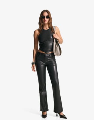 Bershka - Neckholder-Top aus Kunstleder in Schwarz