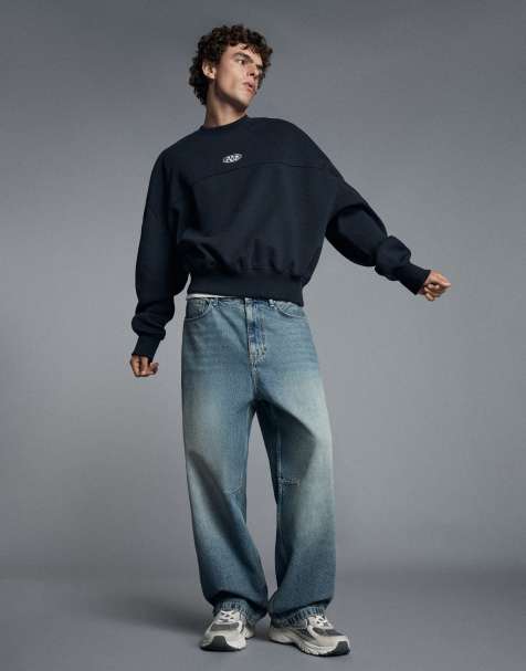 Bershka Neobarrel-Jeans mit Schnalle hinten in Hellblau - view 1