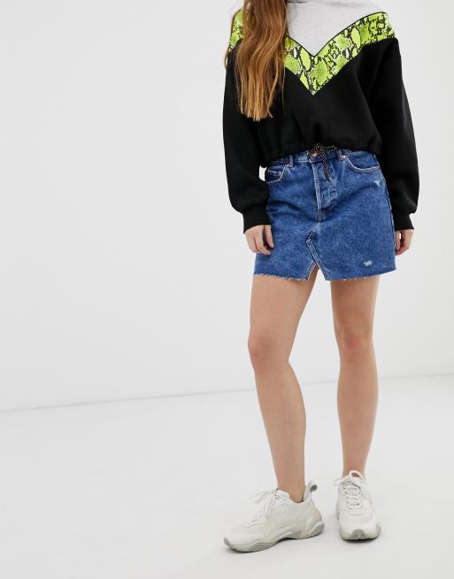 Bershka – Niebieska denimowa spódnica z 5 kieszeniami