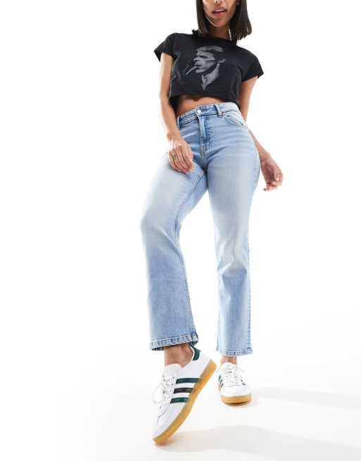 Bershka – Niebieskie dzwony jeansowe z krótszymi nogawkami