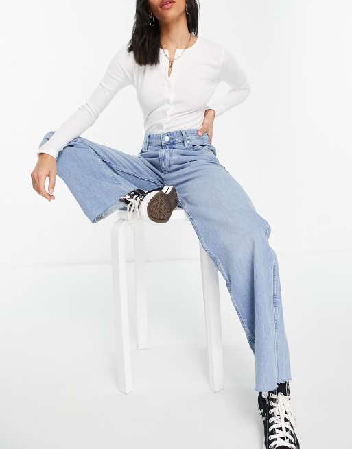 Bershka – Niebieskie workowate jeansy z postrzępionymi wykończeniami, 4 z 4