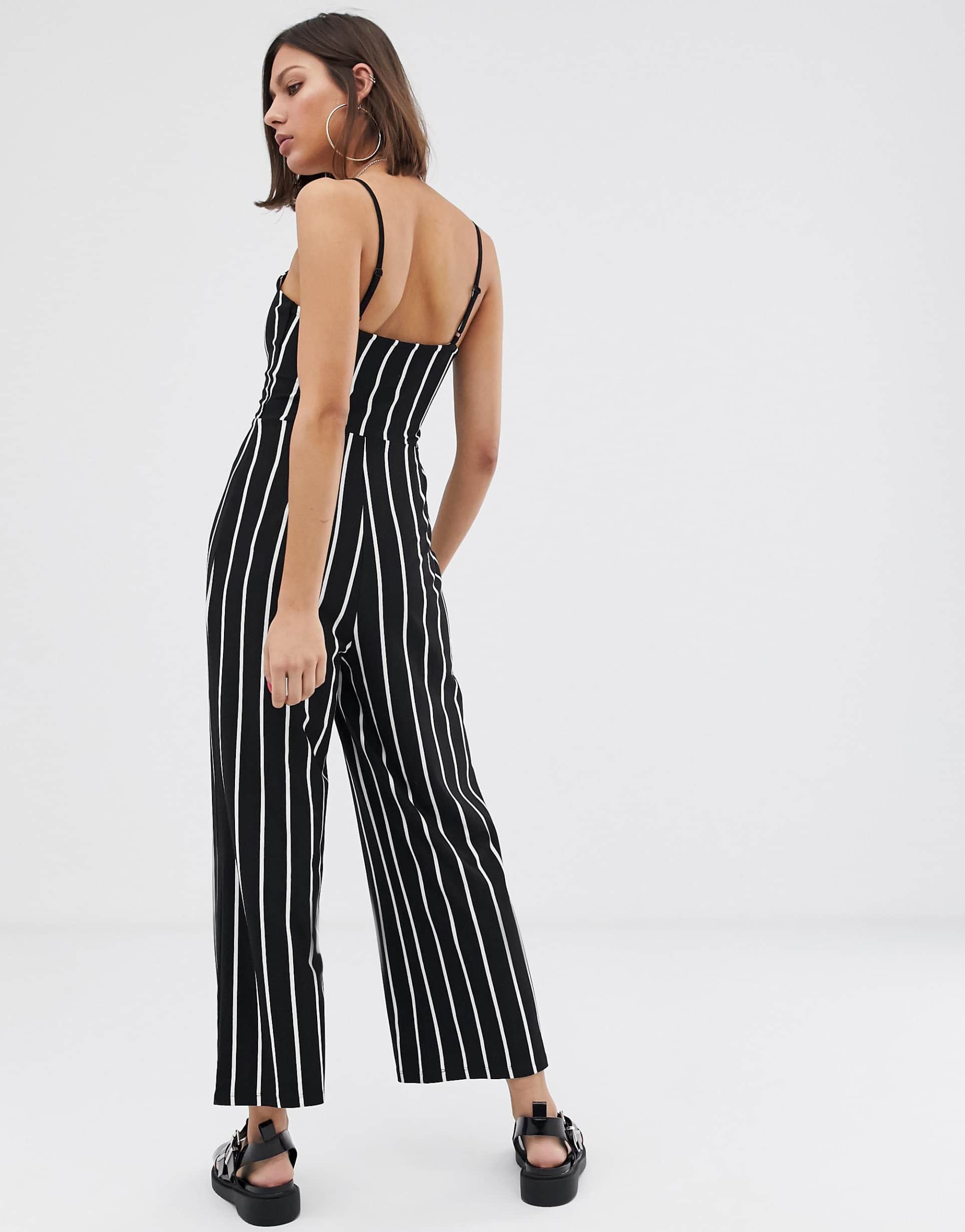 Черный комбинезон. Комбинезон в полоску женский. Шахматная клетка комбинезон. Черный комбинезон с запахом. Комбинезон бершка черный.