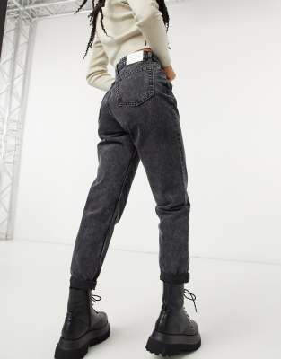 black mom jeans washed