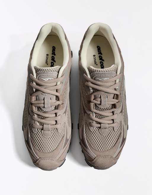 Bershka – Out of Core – Ljusbruna träningsskor, 2 av 4
