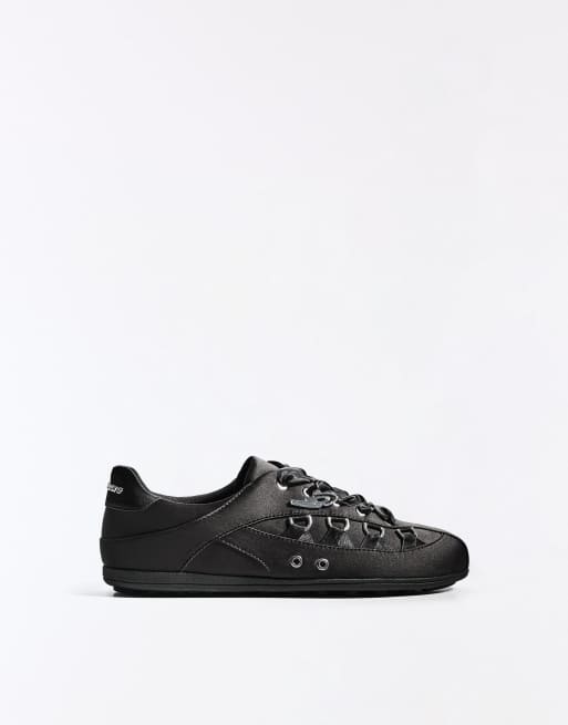 Bershka - Out of Core - Sorte sneakers