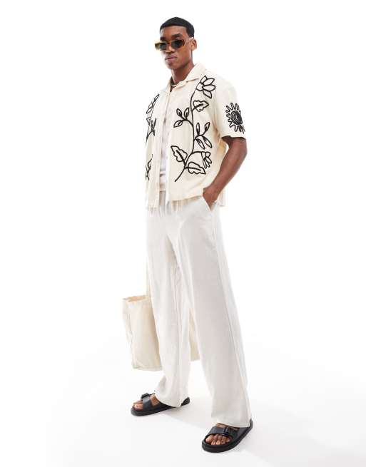 Bershka - Overhemd met geborduurde bloemen in beige