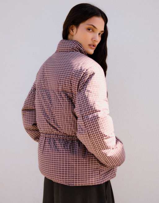 Bershka Oversize check double-breasted puffer jacket in burgundy, 3 of 5