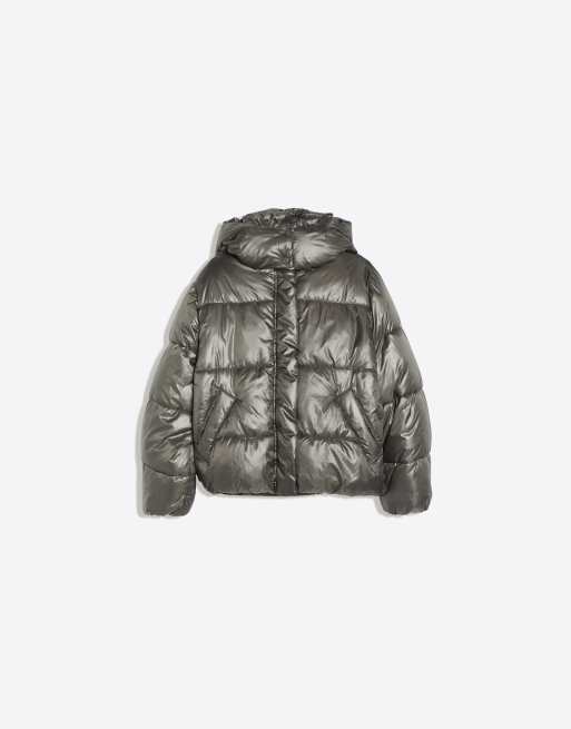 Bershka Oversize hooded puffer jacket in charcoal, 5 of 5