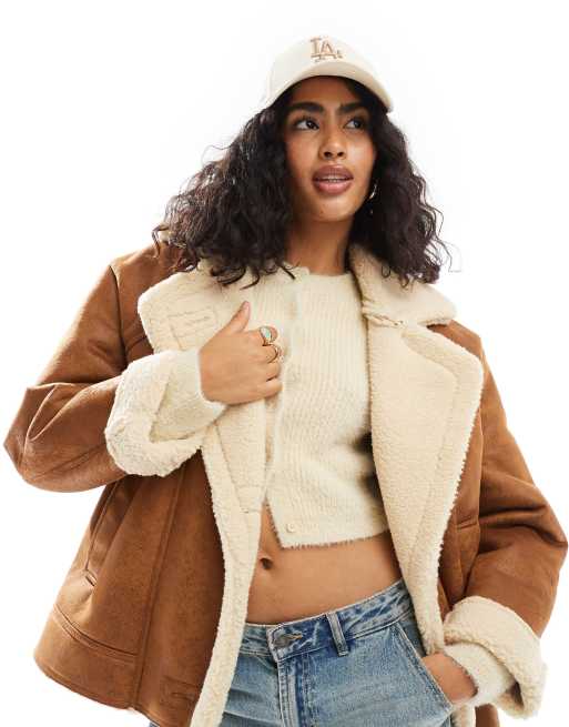 Bershka – Oversize-Jacke in Braun mit farblich abgesetztem Lammfellimitat