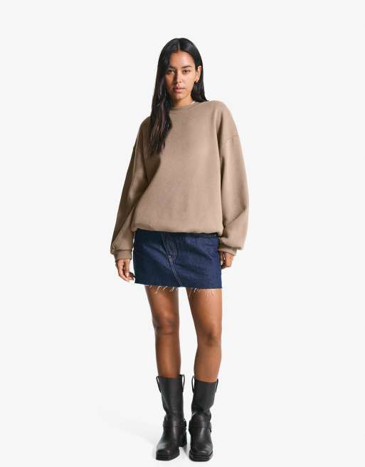 Bershka – Oversize-Sweatshirt in Beige mit Taschen ASOS