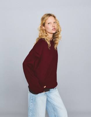 Bershka - Oversize-Sweatshirt in Burgunderrot mit Taschen