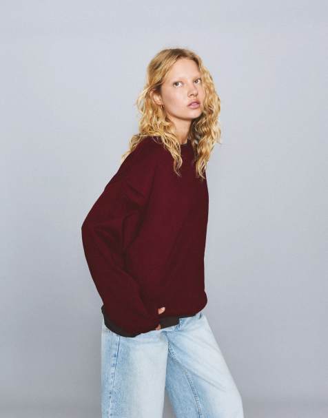 Bershka Oversize sweatshirt with pockets in burgundy - view 1