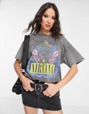 Bershka - Oversize-T-Shirt in grauer Acid-Waschung mit „Nirvana"-Schriftzug