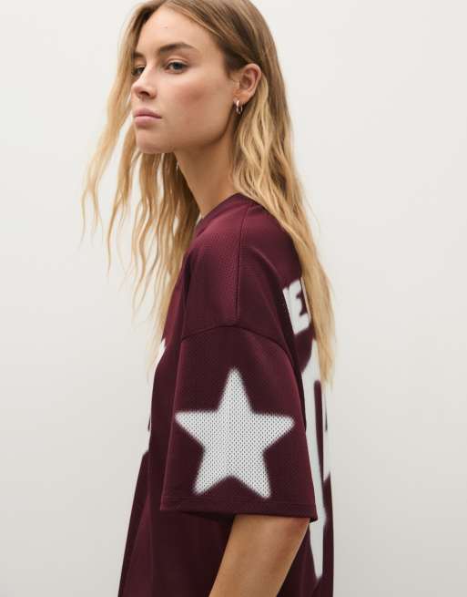 Bershka Oversize-T-Shirt mit Print in Burgunderrot, 4 von 5