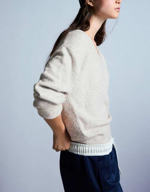 Bershka oversize-tröja med v-ringning i grått, 4 av 5
