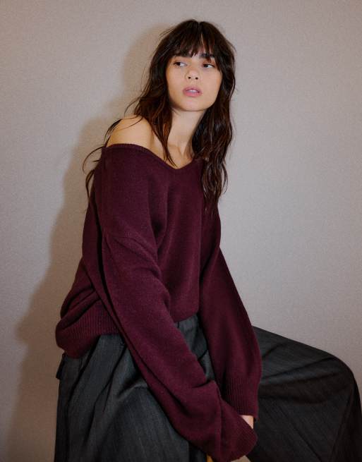 Bershka Oversize v-neck jumper in burgundy, 2 of 5