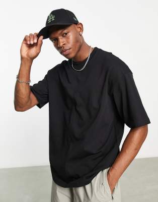 oversized basic T-shirt in black