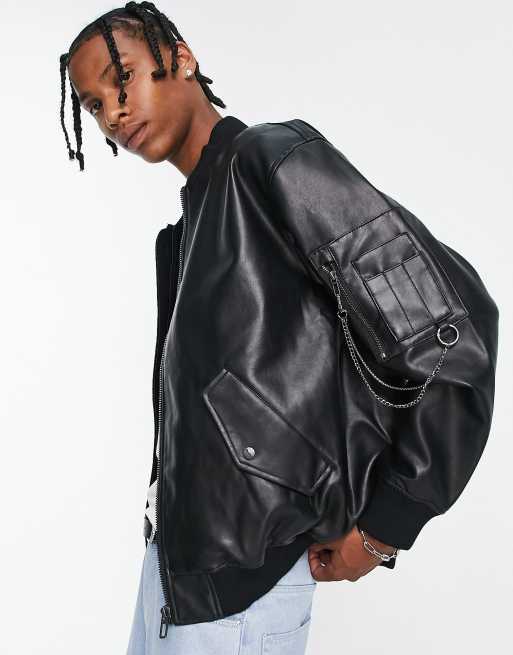 Bershka - Oversized bomber-jakke med aftagelig kæde i sort, imiteret læder