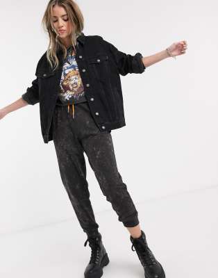 oversized black denim jacket outfit