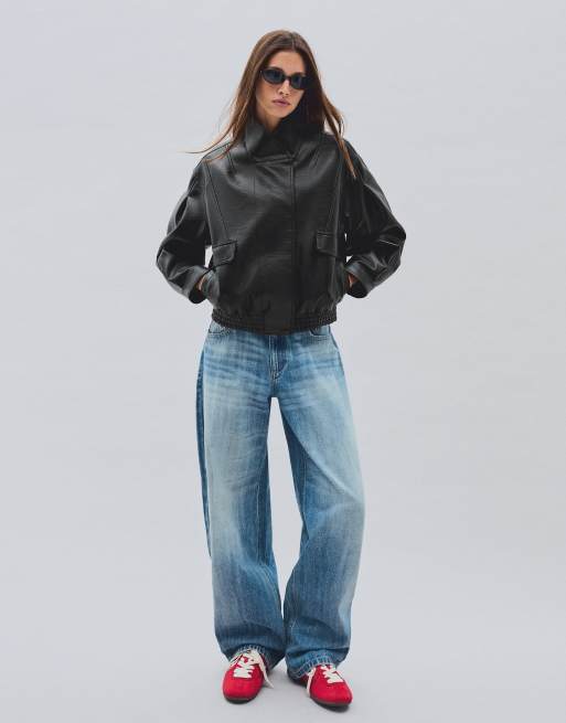 Bershka oversized jakke i læderlook med krydset krave i sort, 4 af 5