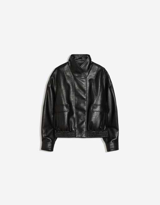 Bershka oversized jakke i læderlook med krydset krave i sort, 5 af 5