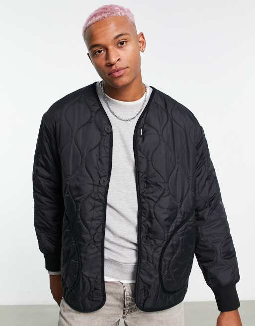 Bershka - Oversized liner-jakke med løgformet vattering i sort - Kun hos ASOS
