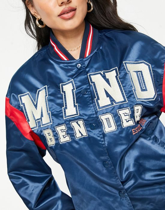 https://images.asos-media.com/products/bershka-oversized-logo-detail-satin-bomber-in-navy/202715426-4?$n_550w$&wid=550&fit=constrain