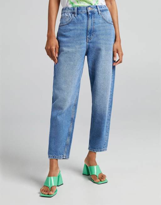 Bershka - Oversized mom jeans in medium blauw 