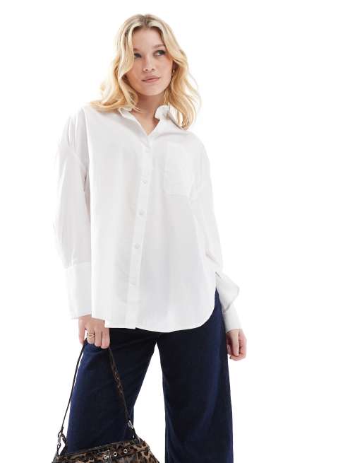 Bershka - Oversized overhemd met lange manchetten in wit