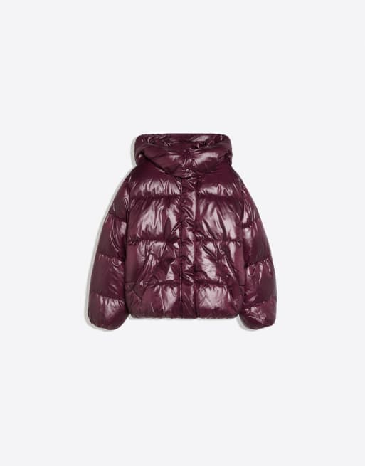 Bershka oversized pufferjakke med hætte i burgundy, 5 af 5