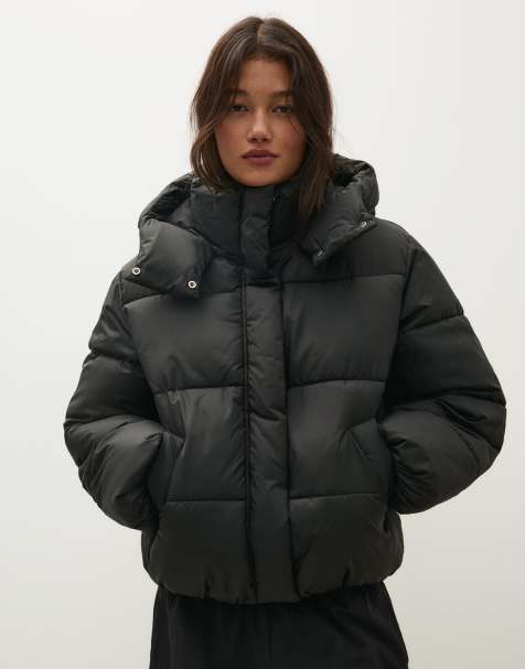 Bershka oversized pufferjakke med hætte i sort - view 1