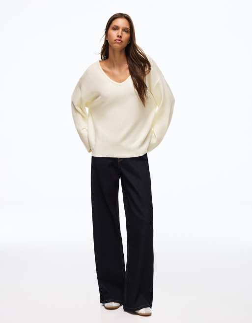 Bershka oversized striktrøje med v-hals i ecru, 4 af 5