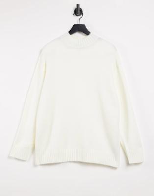 oversized white crew neck sweater