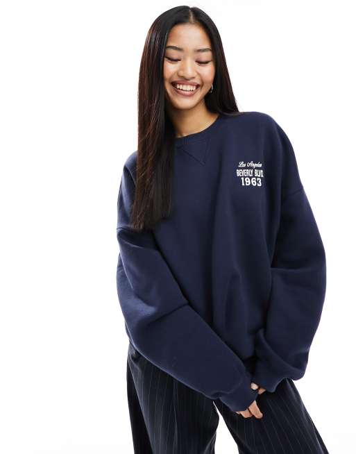 Bershka - Oversized sweatshirt met grafische 'Beverly Hills'-print in marineblauw, 4 van 4