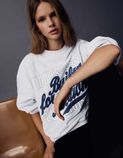 Bershka oversized sweatshirt met ronde hals en print in lichtgrijs, 2 van 5