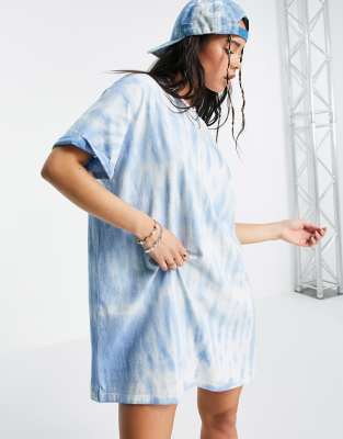 BERSHKA OVERSIZED T-SHIRT DRESS IN BLUE TIE-DYE-BLUES