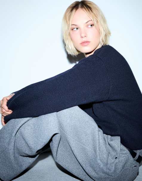 Bershka - Oversized trui met geribbelde zoom in denimblauw - view 1