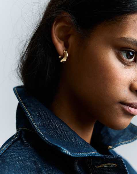 Bershka Pack of hoop earrings in gold - view 1