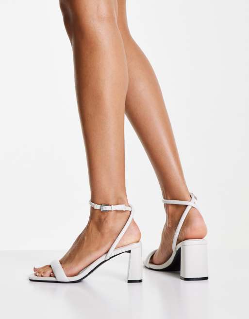 Bershka best sale white sandals